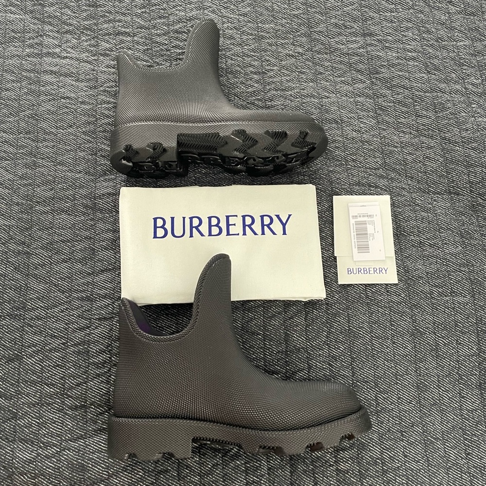 Burberry Black Winter & Rain Boots for Women - Picture 10 of 10